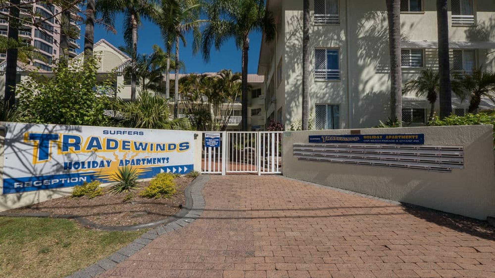 Surfers Tradewinds Hotel Gold Coast Exterior photo
